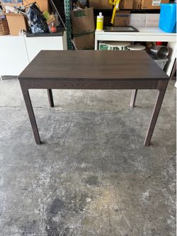 Extending dinning room table with chairs