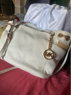 NEW Medium Michael Kors Genuine Leather Handbag SALE Only $230. O.B.O 🎉