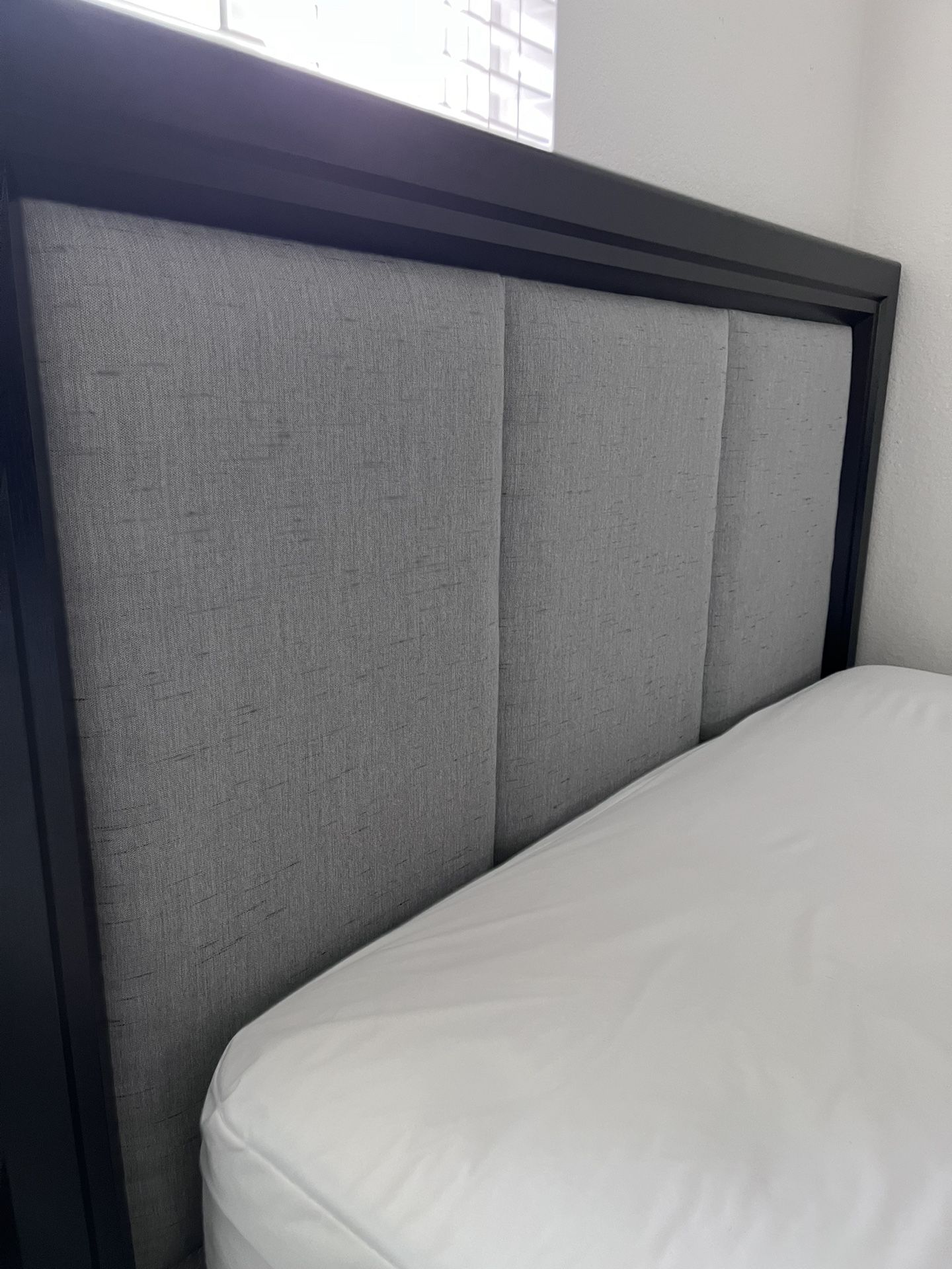 Queen Bedroom Set