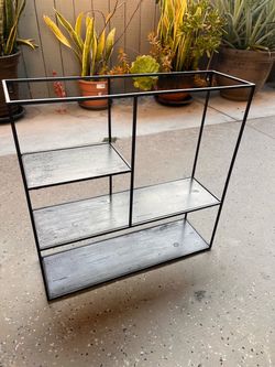 Wall shelf/decor