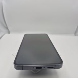 Samsung galaxy S24 FE, AT&T /Cricket, 128 gigabytes, Black  color, in Great condition