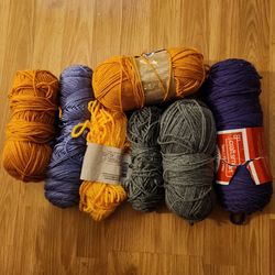 Multiple colors of yarn