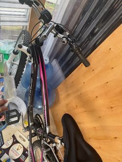 Schwinn Mountain Bike Black and Pink