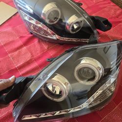 2007-2012 Toyota Yaris Headlights