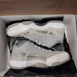 Air Jordan 11 Retro Low IE