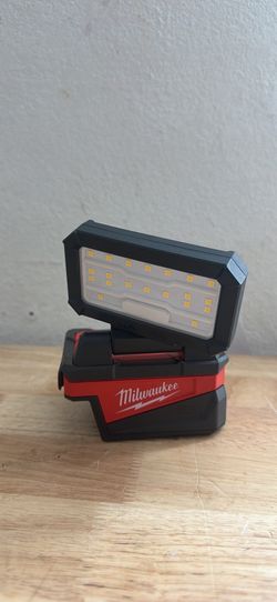 M18 18-Volt Lithium-Ion Cordless 1000 Lumens ROVER Compact Folding Flood Light with USB Charging (Tool-Only)