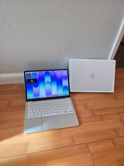 Macbook NEO like new  8gb ram 256gb ssd logic pro finalcut, Adobe, Ms office or best offers