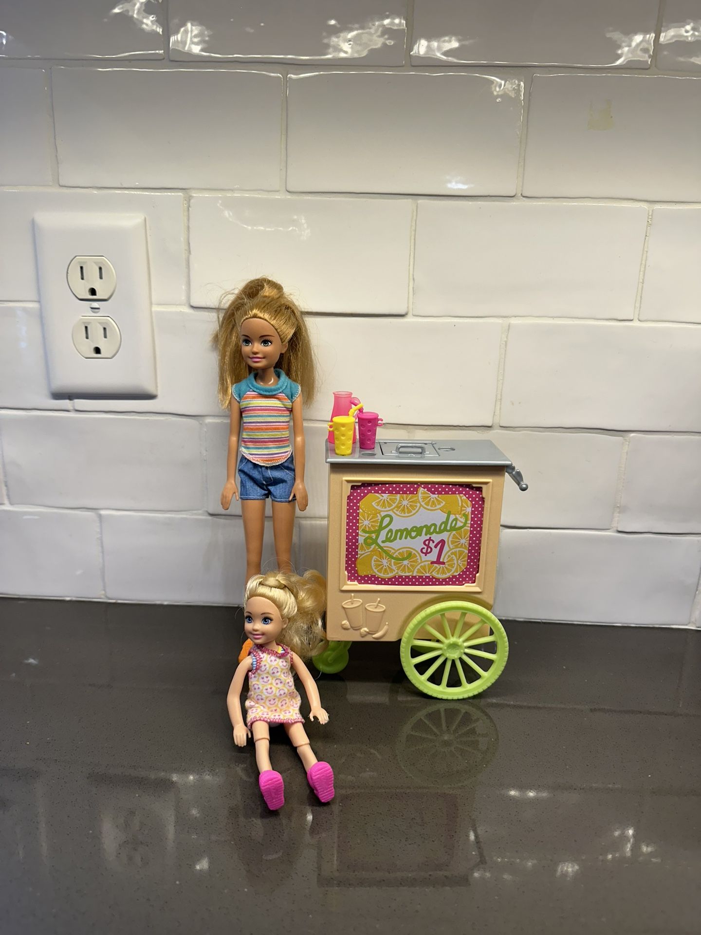 Barbie Team Stacy Lemonade Stand 