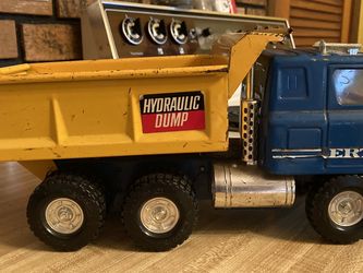 Ertl Vintage Dumptruck