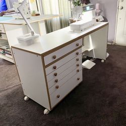 HORN OF AMERICA QUILTERS DREAM 3180 SEWING TABLE…LIKE NEW