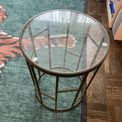 Modern End Table / Side Table 