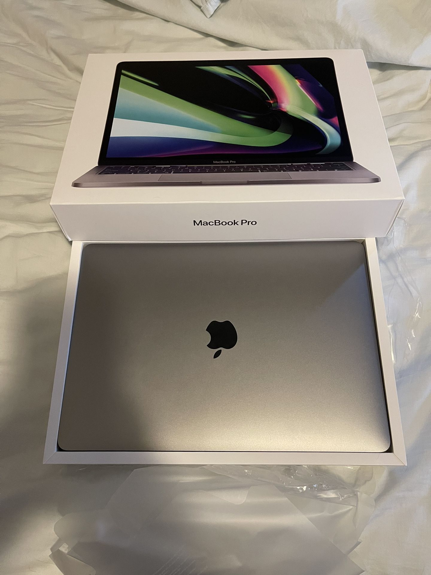 Apple MacBook Pro Space Grey 13” 2020 M1 Laptop Computer 8gb Ram 256gb hard drive Like New