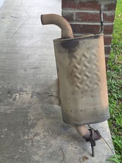 Hummer H3 OEM Rear Muffler Exhaust Assembly - Used
