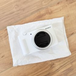Sony ZV-1F 20.1MP Vlogging Camera - White