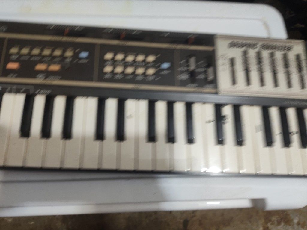 Casio Mt-100 Vintage Mini Keyboard 1984