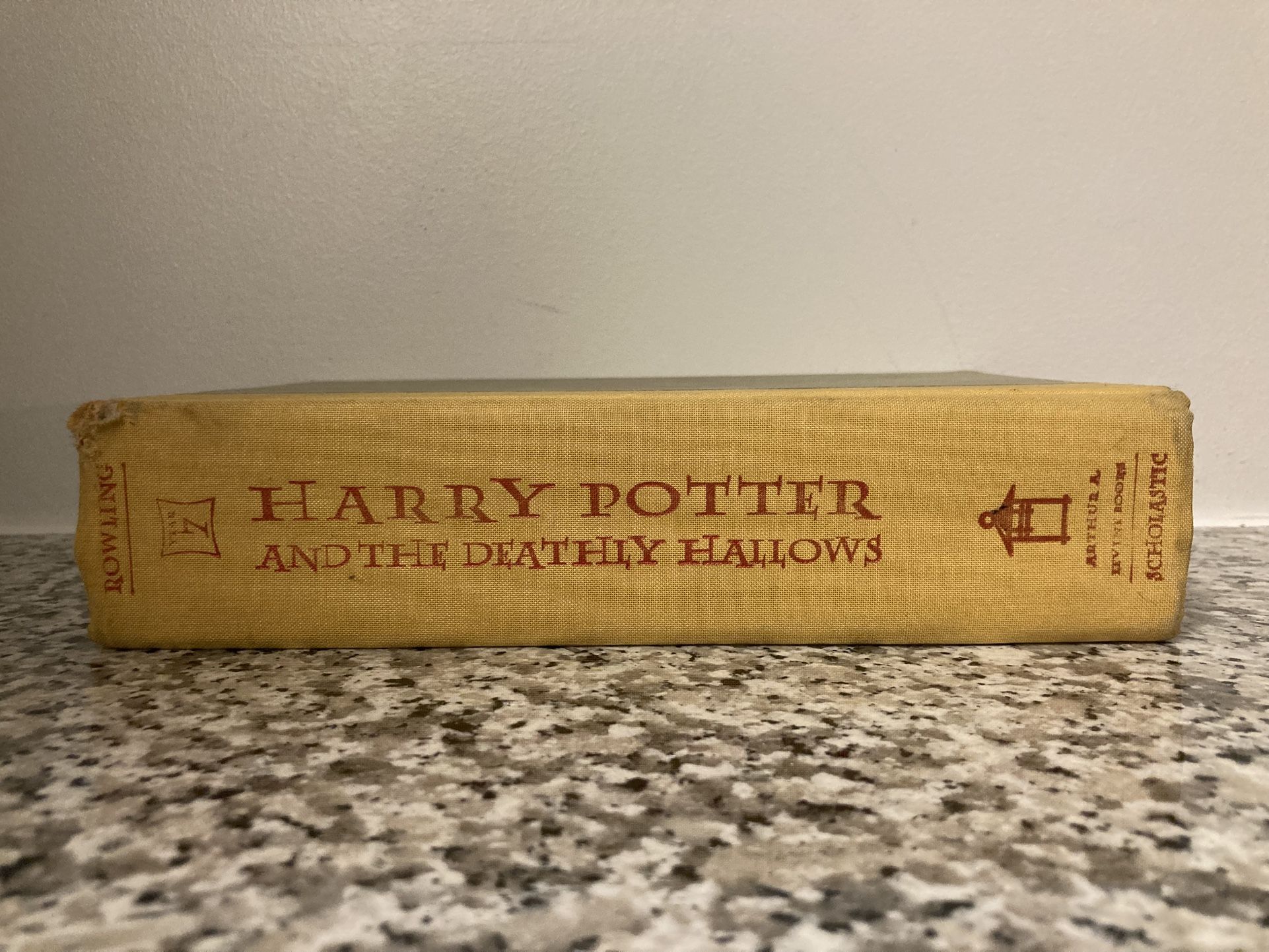 HARRY POTTER AND THE DEATHLY HALLOWS (YEAR 7) 📙