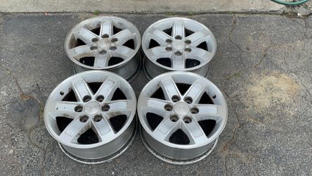 GMC Yukon or Sierra 17 inch rims 6 on 5.5 inches