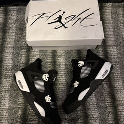 White Thunder Jordan 4s Size 10 Men’s Sneakers