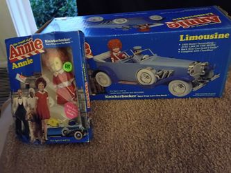 2 Vintage ANNIE