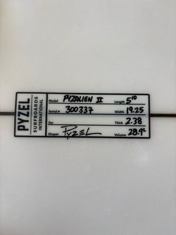 Pyzel Pyzalien II Surfboard 5'10"
