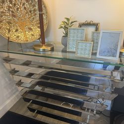 Glass stainless table