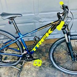 Trek Marlin 5 Size M/L 29 er 