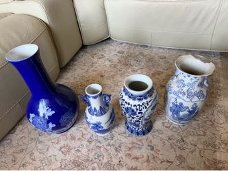 4 vases