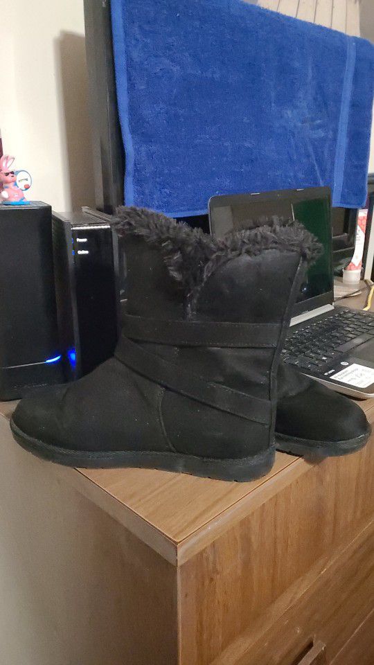 Womens Black Fake Fur Lined Airwalk Boots Size 8 Used 