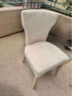 4 new chairs…. Bought New at $540 for 4….tags still on.