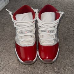 Jordan 11 Cherrys Size 9.5 