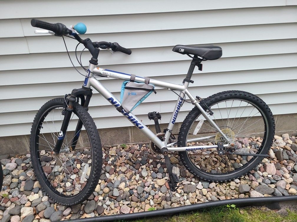 18 Inch Frame 26 Inch Wheel Mountain Bike