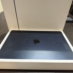 New Open Box 15” MacBook Air M4 16GB Ram 256gb AppleCare +