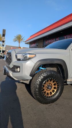 King Shocks & Mazzulla Upper Control Arms Available For Toyota Tacoma‼️