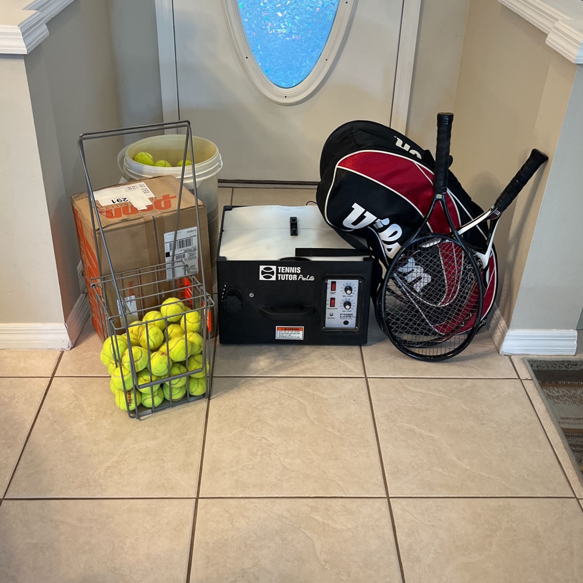 Tennis Tutor Ball Thrower