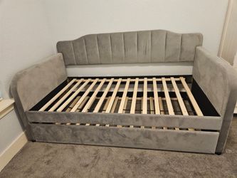 Twin bed frame with trundle