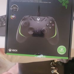Razer Wolverine V2 Chroma