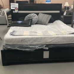 EASTERN KING BED FRAME ONLY🤩