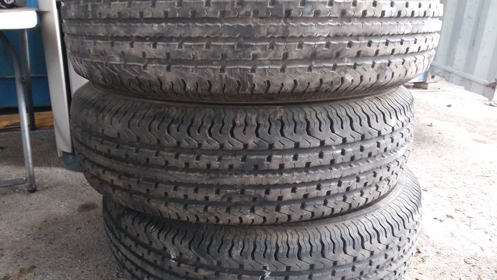 Trailer tires like new 10ply heavy duty