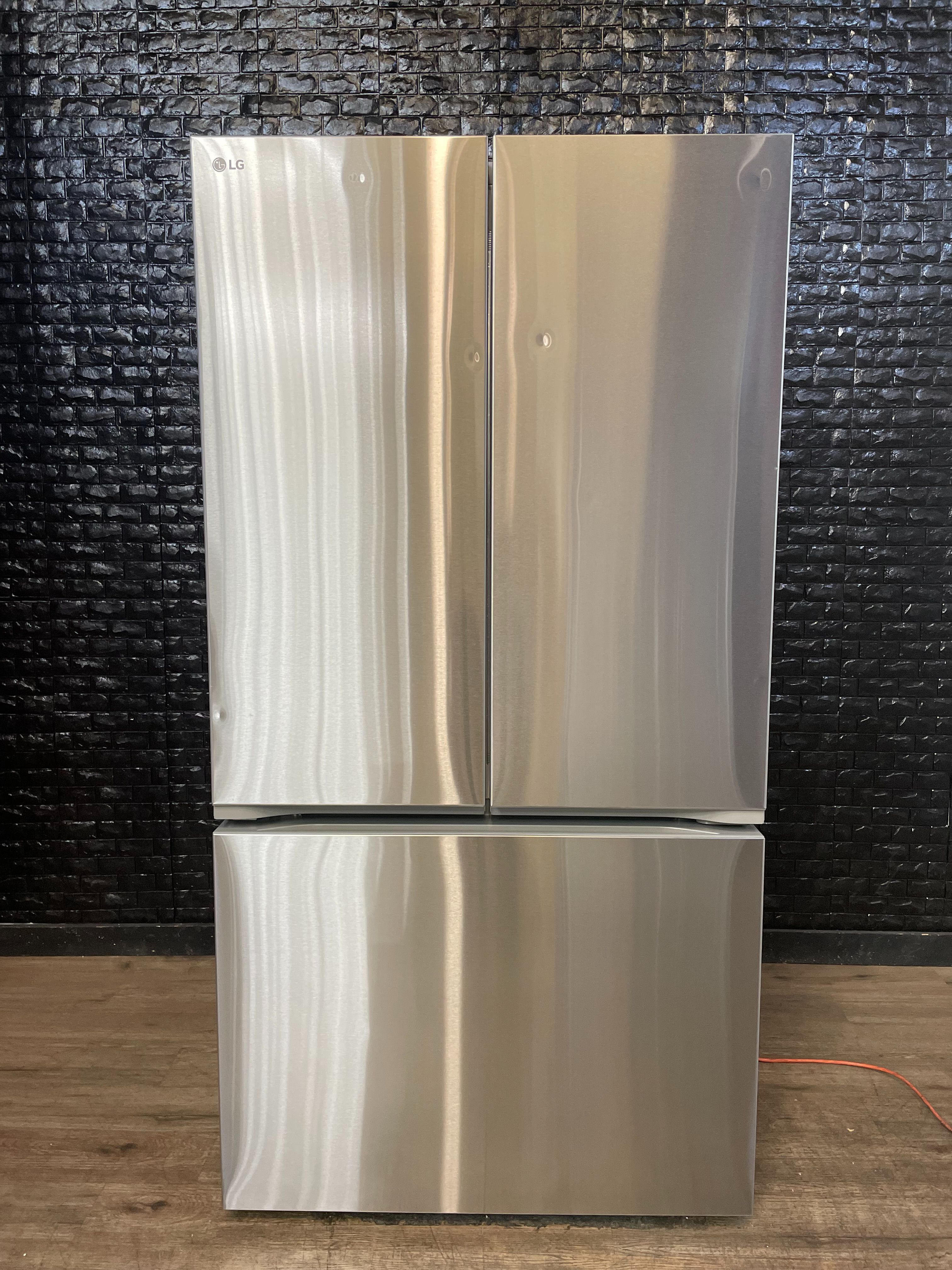 LG REFRIGERATOR w/WARRANTY! R2659A