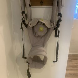 Lillie baby Carrier 