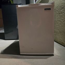 Mini fridge