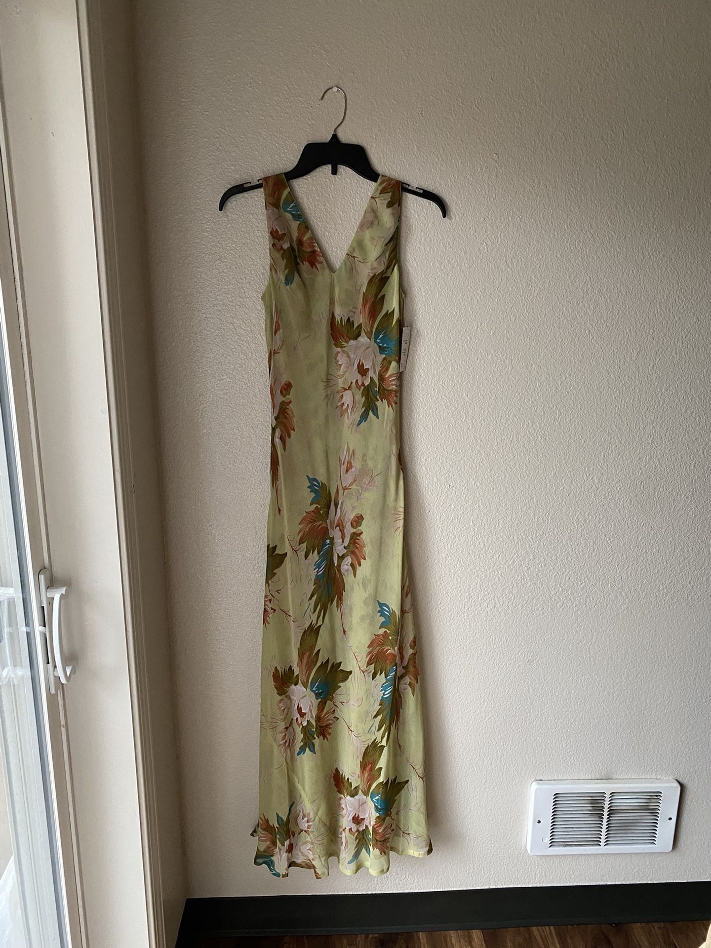 Brand New Woman’s Jasmine KC brand Yellow Floral Reversible Dress Up For Sale 
