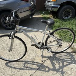 Trek men’s road bike