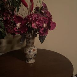Cute Flowers With Beautiful Vase 