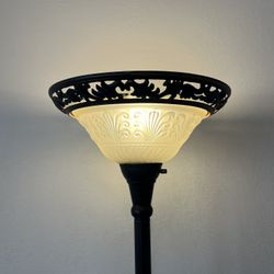 Floor Lamp (Read Description)