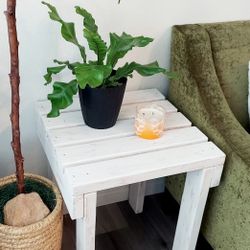 24"H X 20"W X 20"D (5 Planks) 🌱 Solid Wood Sofa Side Table/End Table ::: Distressed White