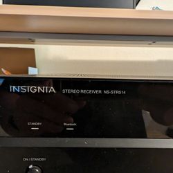 Insignia  Stereo Receiver 