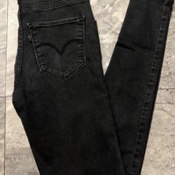 Women Levi’s Black Jeans 