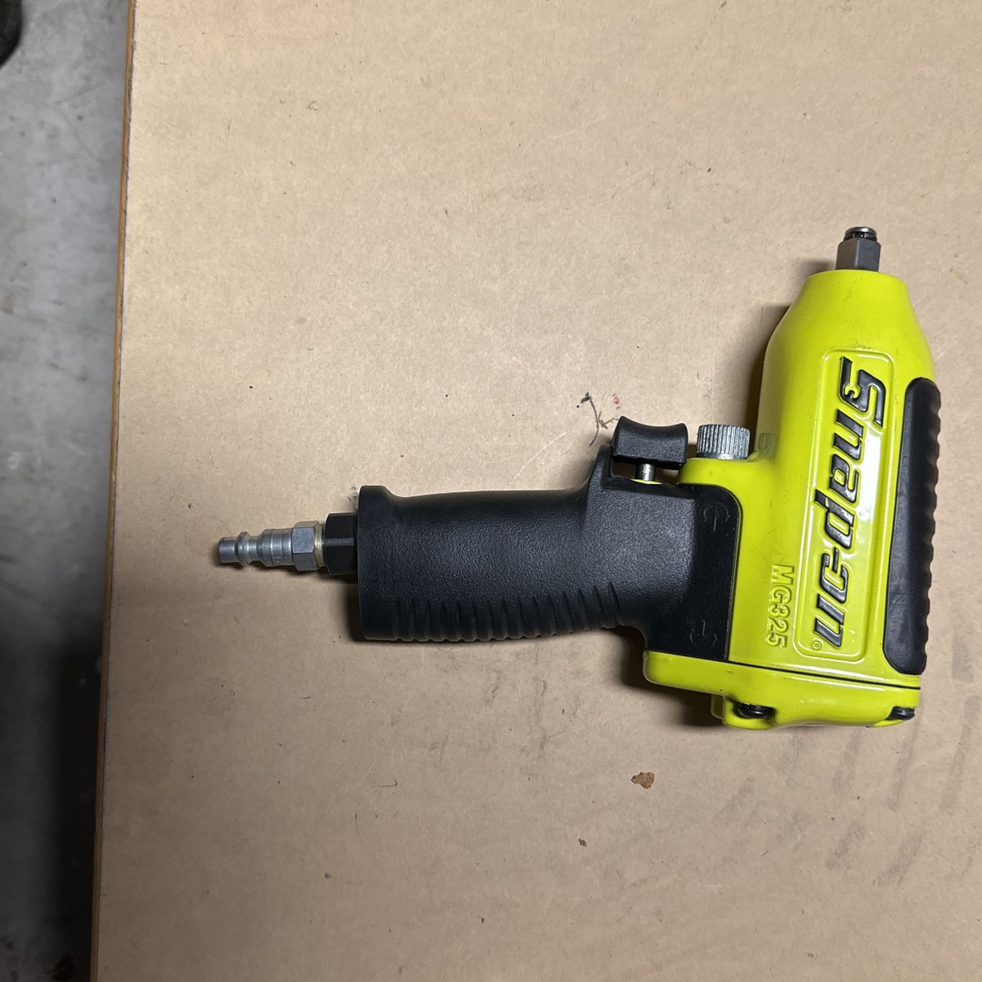 Snap-on 3/8" Drive Air Impact Wrench