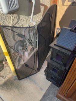 FREE – Decorative 3-Panel Fireplace Screen
